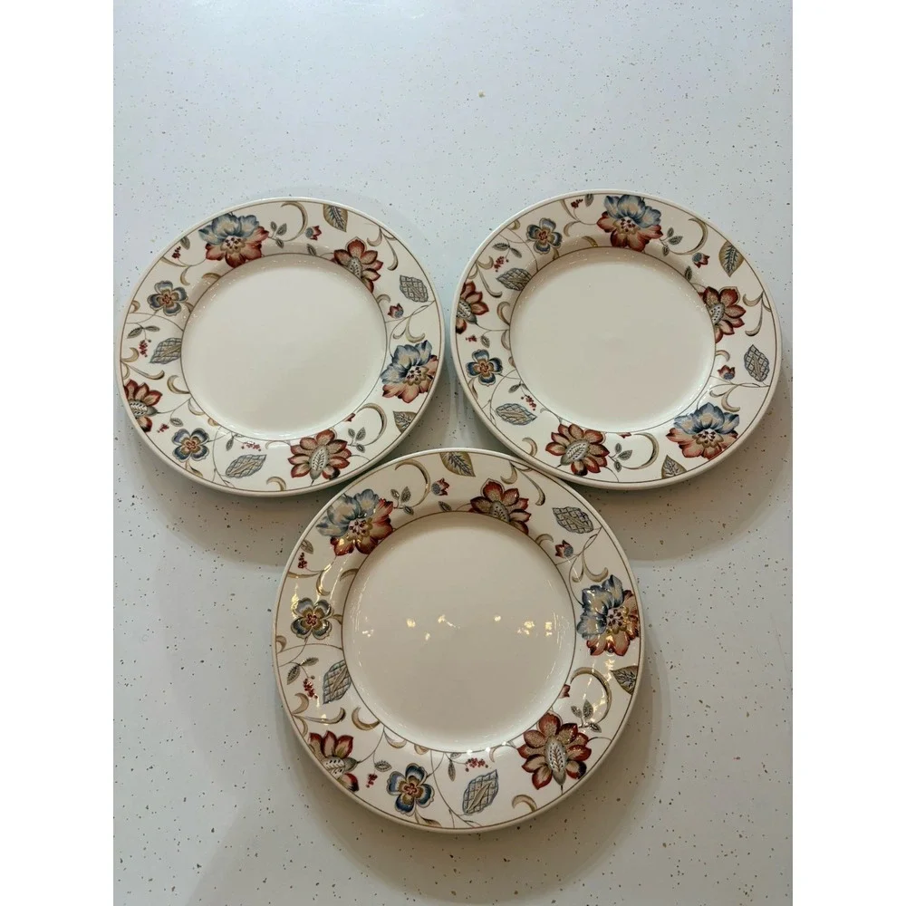 Queen's Earthenware 10 3/4